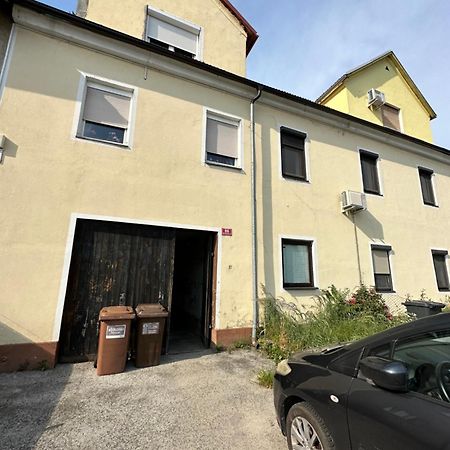 Granny'S Vintage Chic Lägenhet Maribor Exteriör bild
